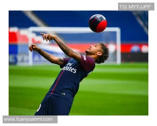 八一队足球球星风采展示及其对中国足球发展的贡献分析