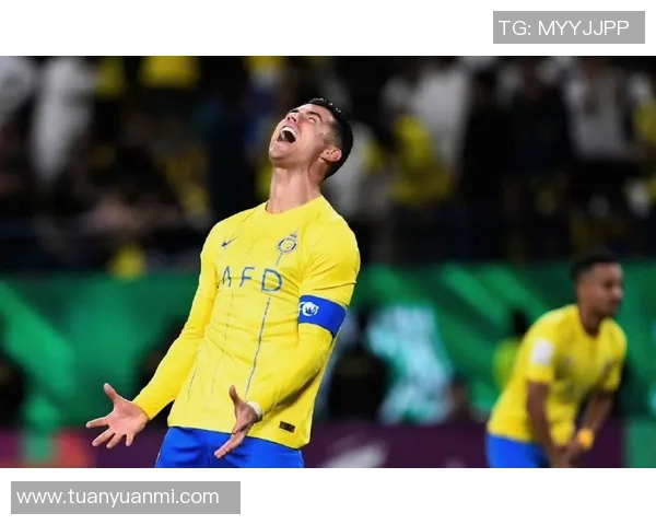 足球巨星赛后提着战靴离场引发球迷热议展现独特个人魅力